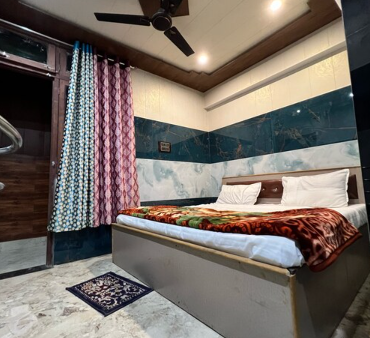 1 x Double Bedroom